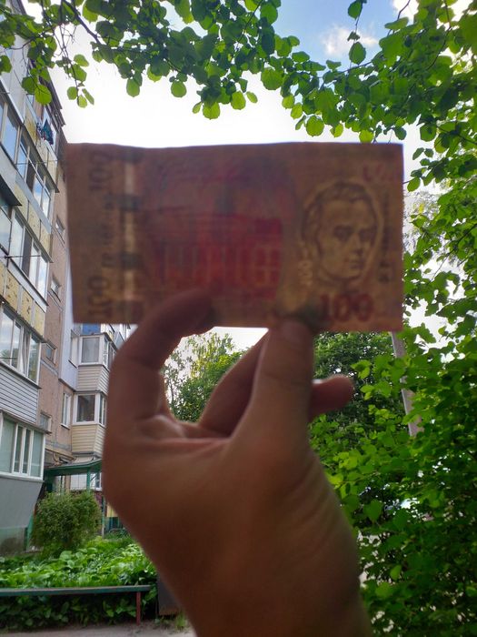 Продаю опечатані 100 грн (настоящі)
