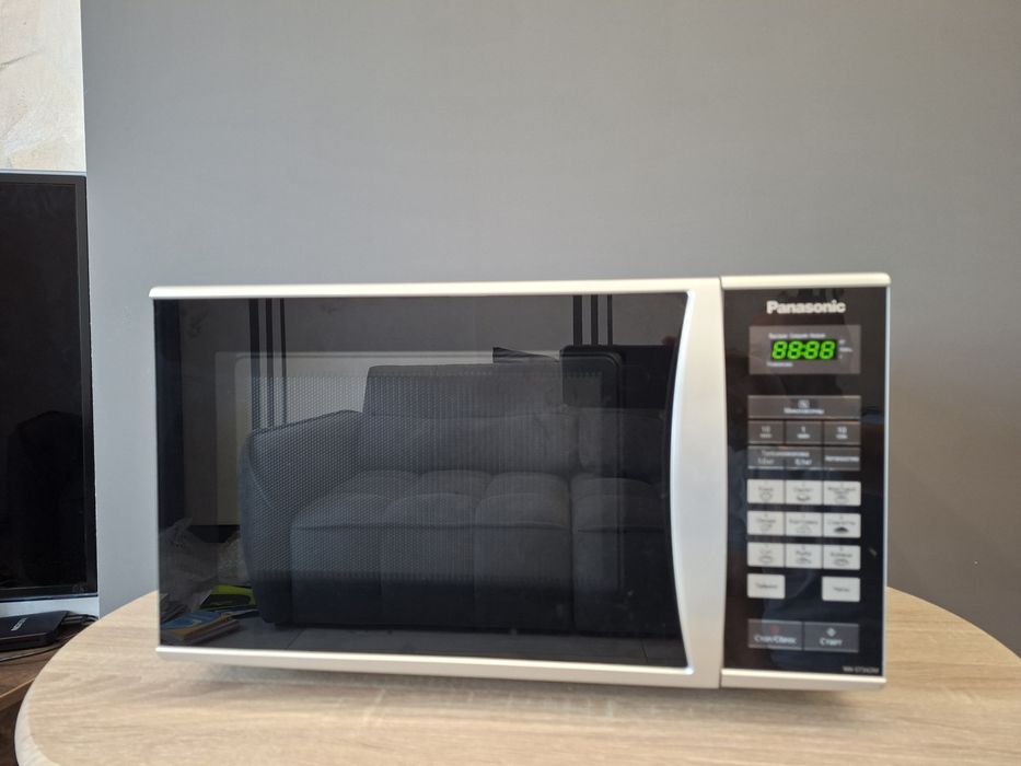 Мікрохвильова піч Panasonic NN-ST342M