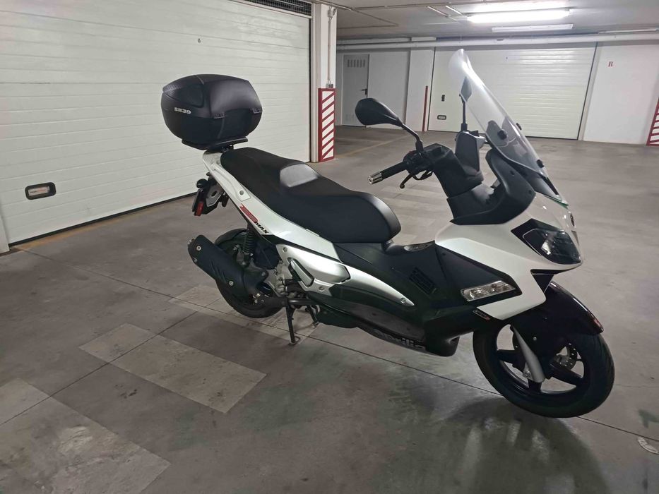 Maxi Scooter Aprilia