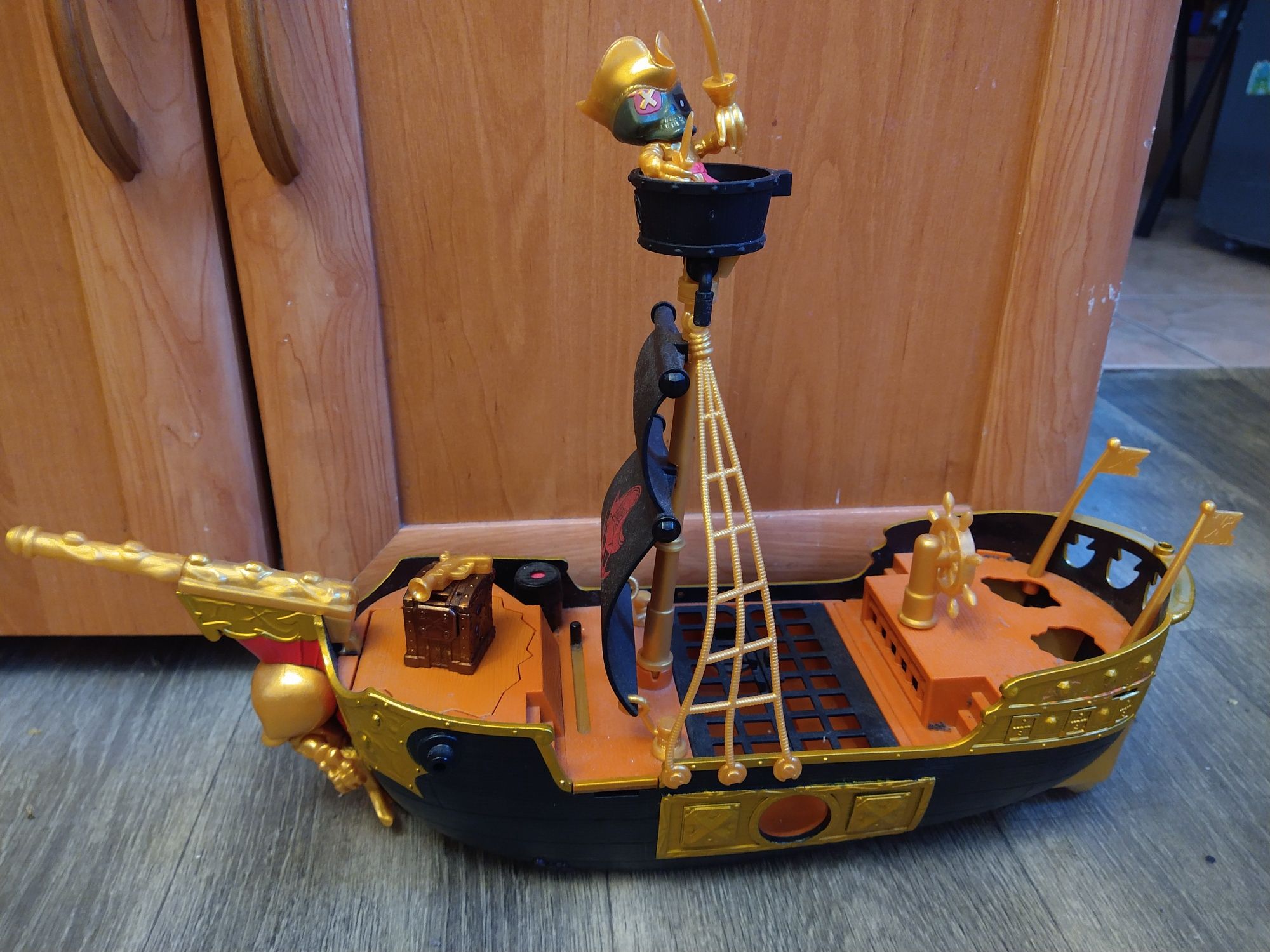 Statek Piratów z ośmiornicą