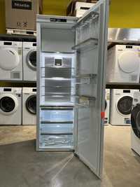Топовий вбудований холодильник K 7774 D. Зона свіжості/Пар. DynaCool.
