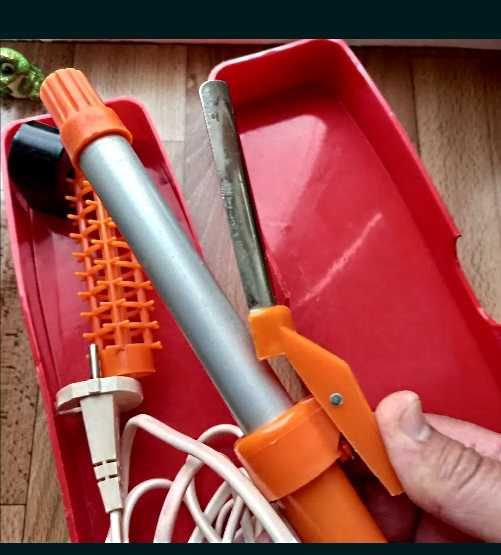 Отличная плойка-щипцы со щеткой-насадкой для укладки волос