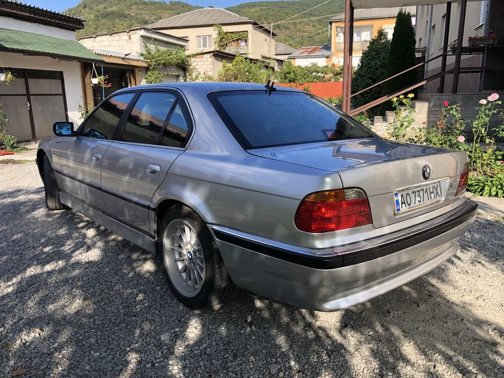 BMW E38 2000р 3.0 дизель