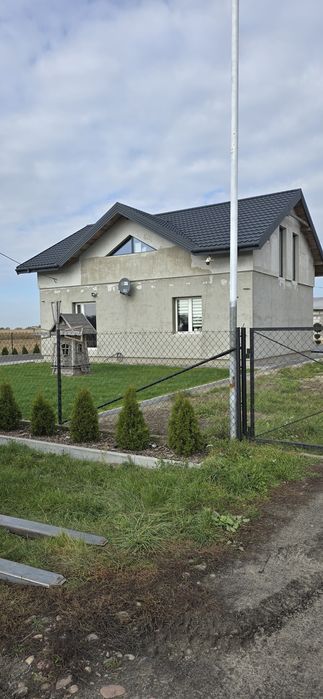 Sprzedam    siedlisko  dom   na wsi     warsztat  pod  działalność