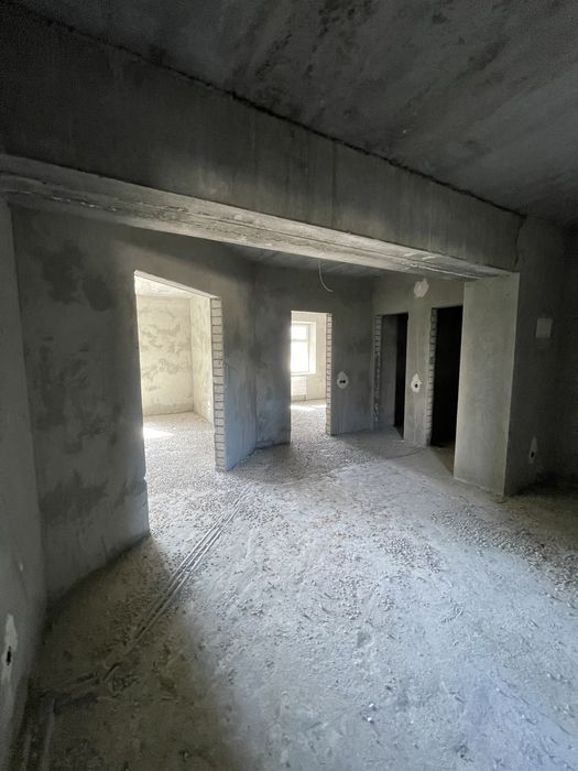 Продаю 3к .кв. новострой в центре Садовая