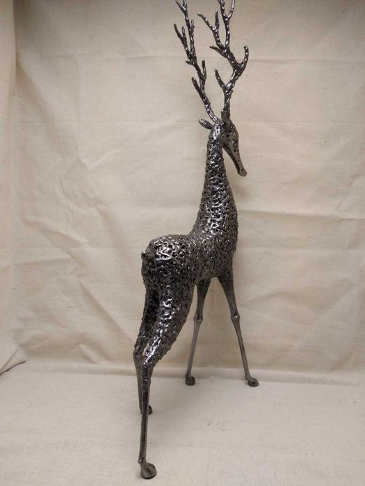 Скульптура оленя
