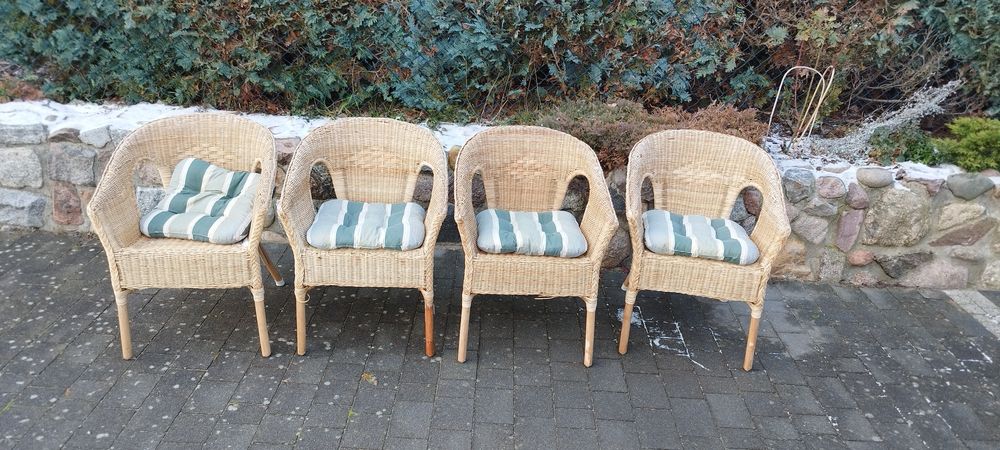 Krzesła ratanowe -4 szt z poduszkami