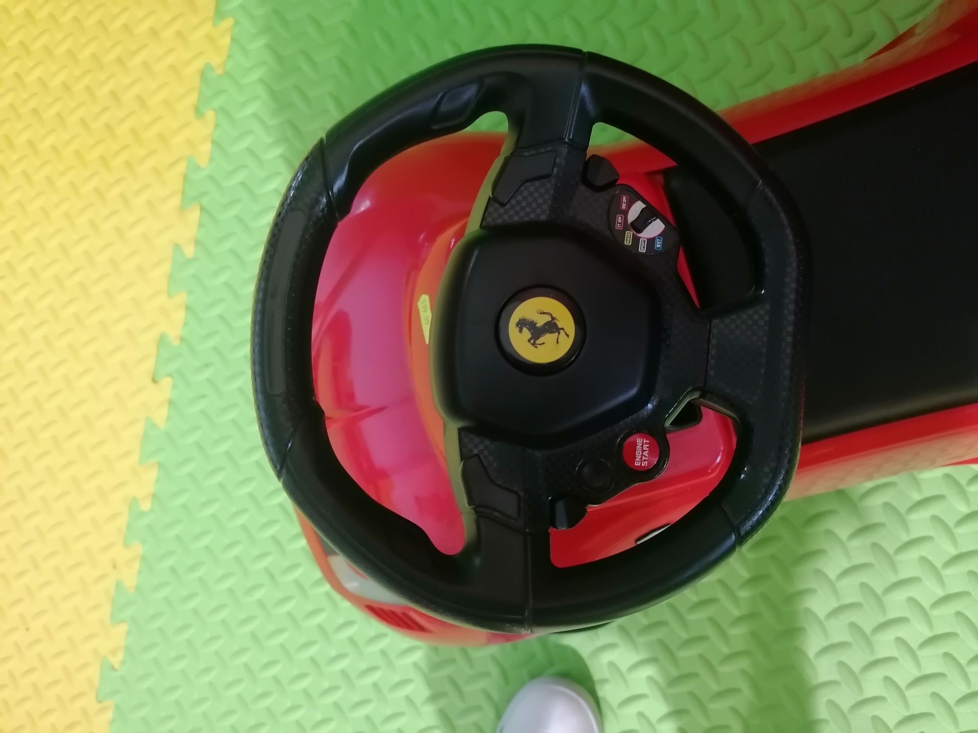 Autko pchacz ferrari jeździk czerwone