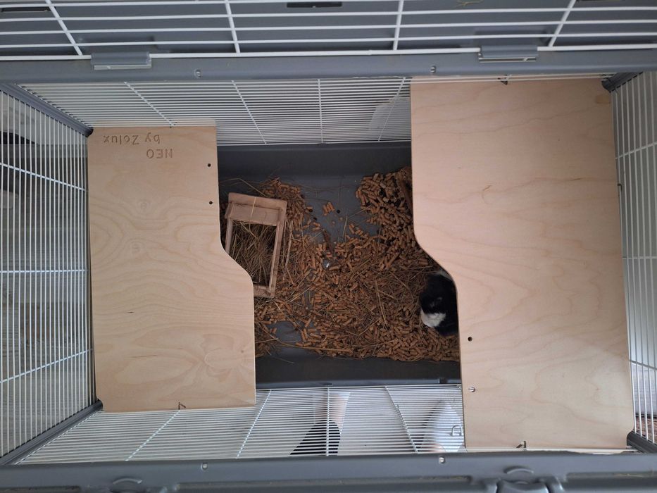 Piętrowa klatka dla królika,nowy spód, pełny zestaw, w świetnym stanie