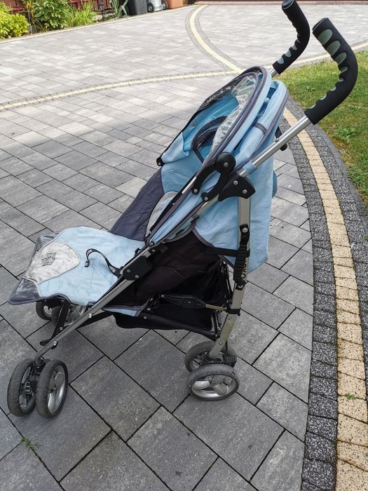 Wózek spacerowy składany typu "parasolka"