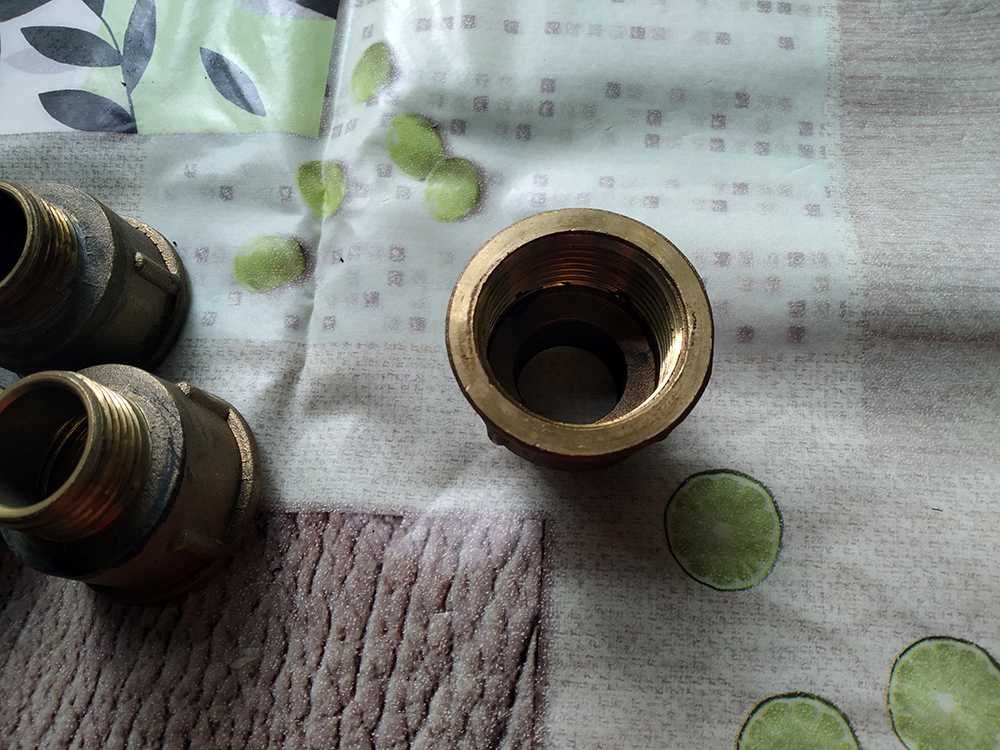 Переходник(фитинг) резьбовой водопроводный 1 1/4"х1"