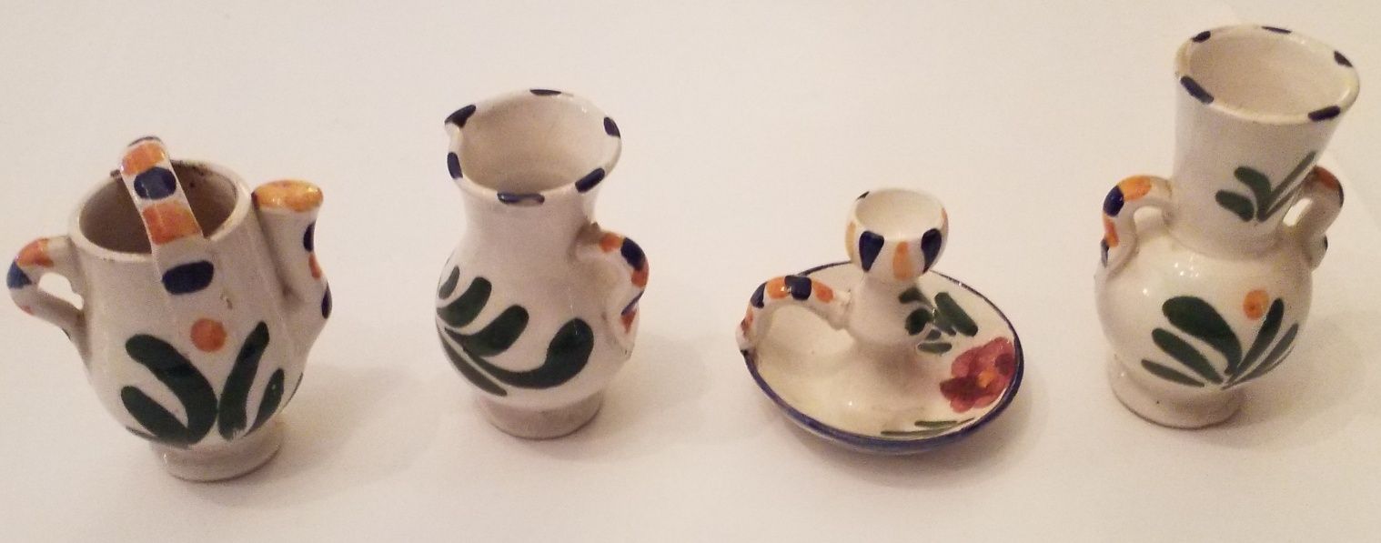 Kolekcjonerskie miniaturki wazonów, świeczników, popielniczek z Cepeli