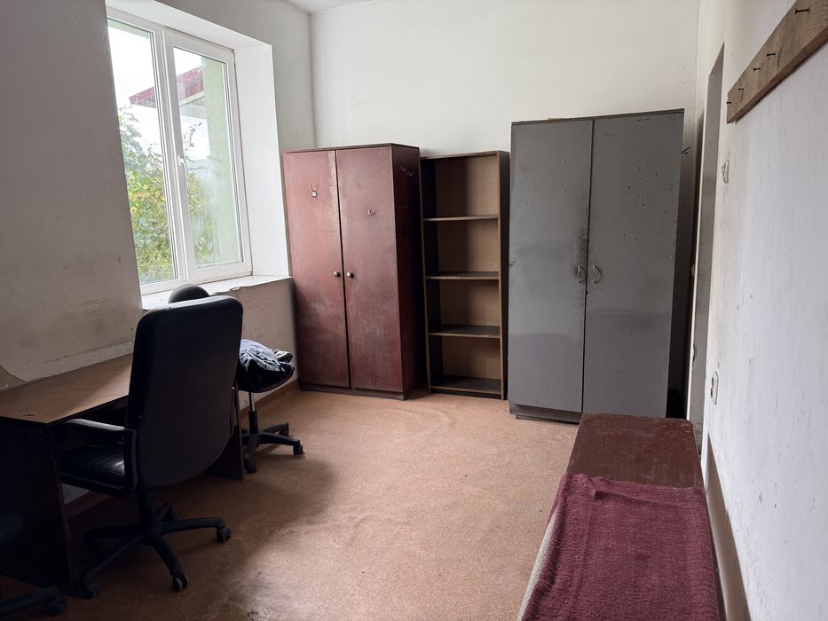 Здається в оренду склад з офісними та побутовими приміщеннями під виро