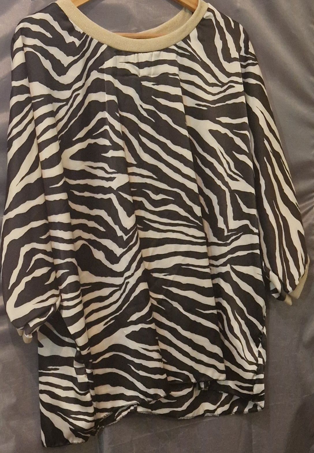 Vendo blusa nova com etiqueta