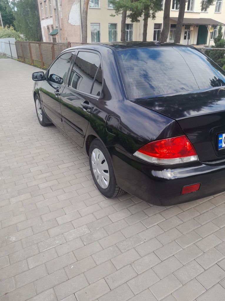 Продам лансер 9 1,6 бензин