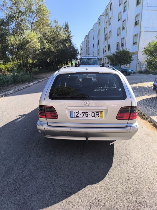 Mercedes W210 2.7 CDI com as revisões e inspeção feitas.