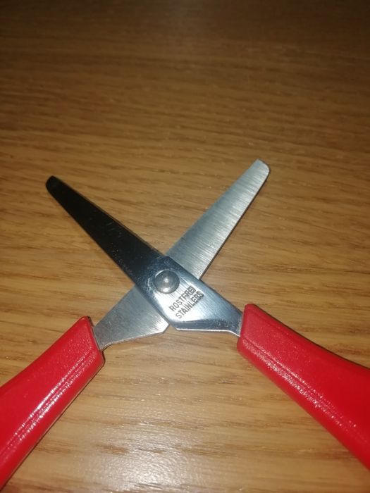 Material Escolar - Lapiseira/Marcador/Tesoura