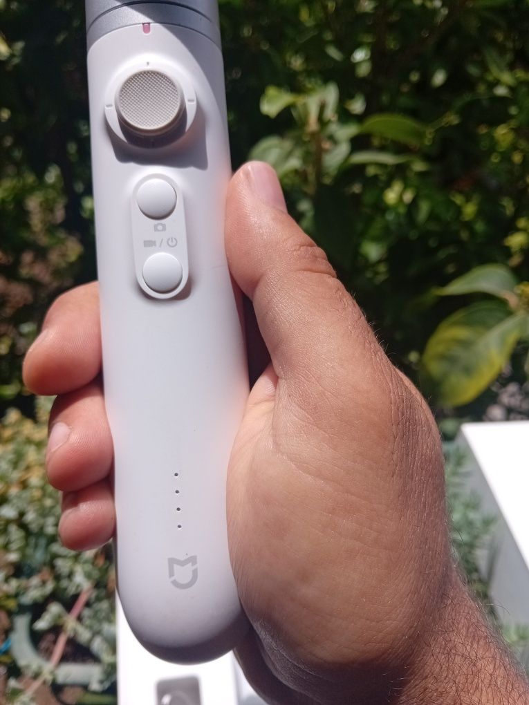 Estabilizador Gimbal para Telemóvel – Como Novo