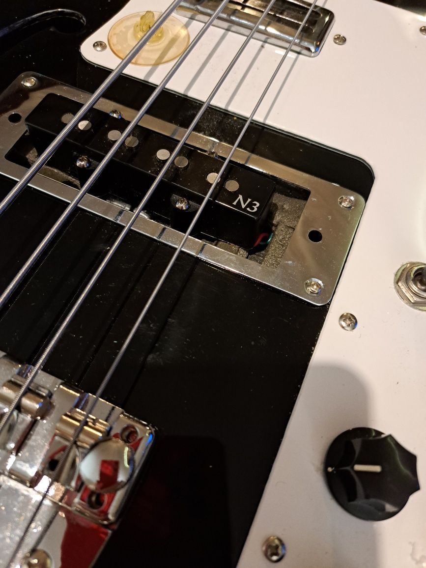 Gitara basowa kopia Ricka 4.