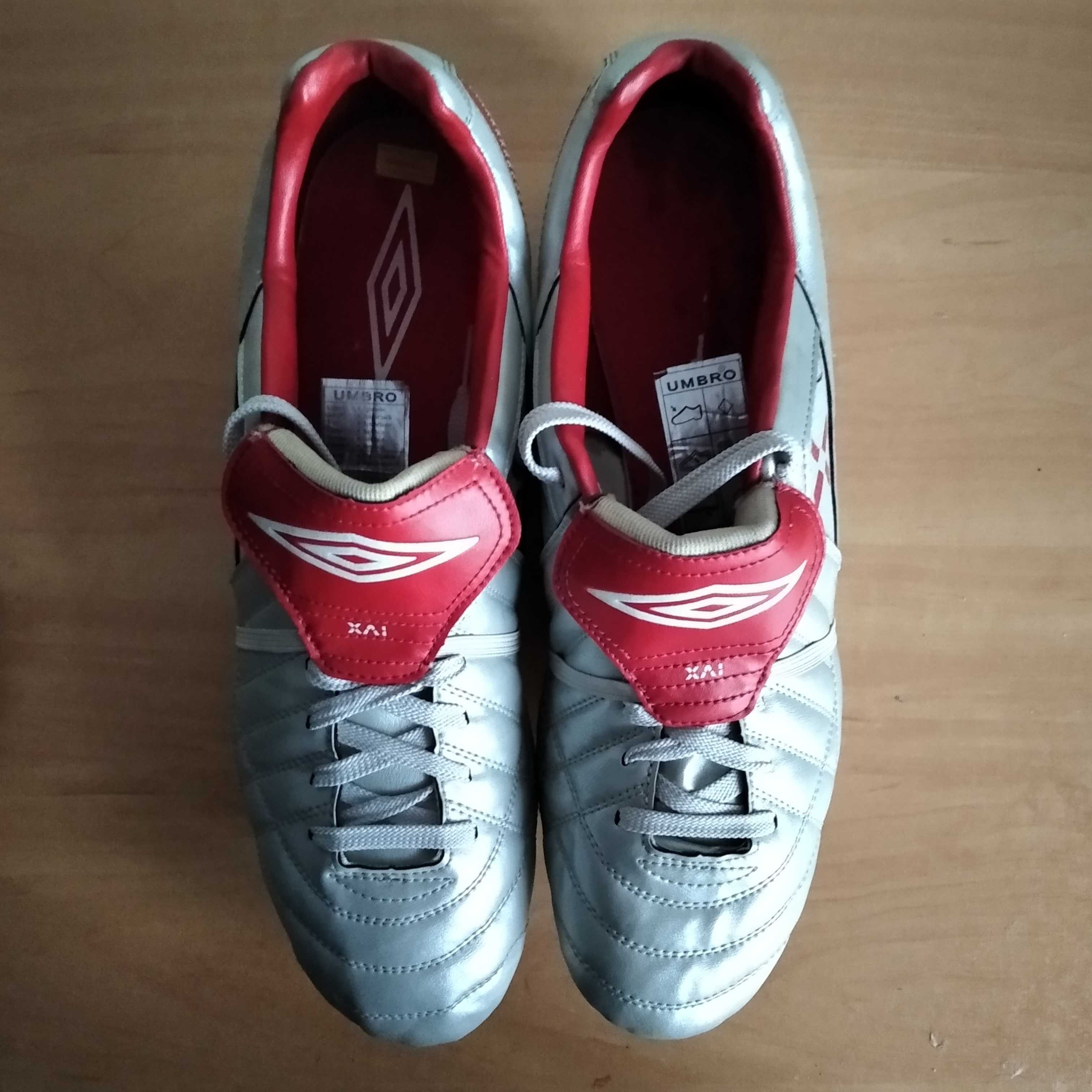 Buty piłkarskie korki wkręty UMBRO XAI roz.eu-47