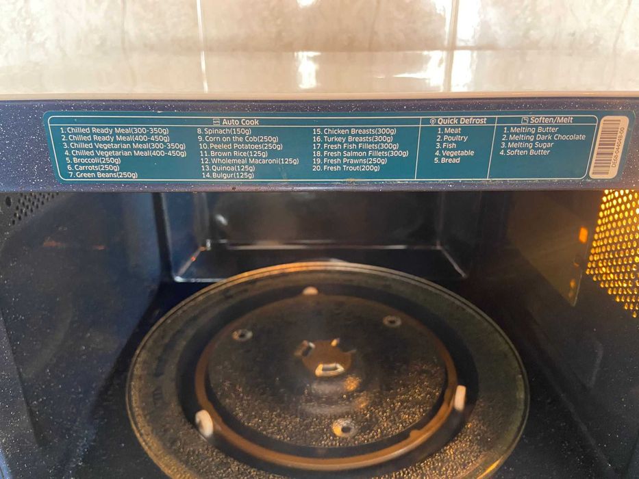 Microondas  Samsung em perfeito estado de conservação