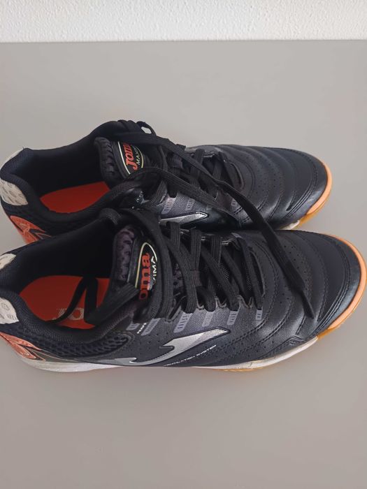 Sapatilhas Joma pretas e laranja