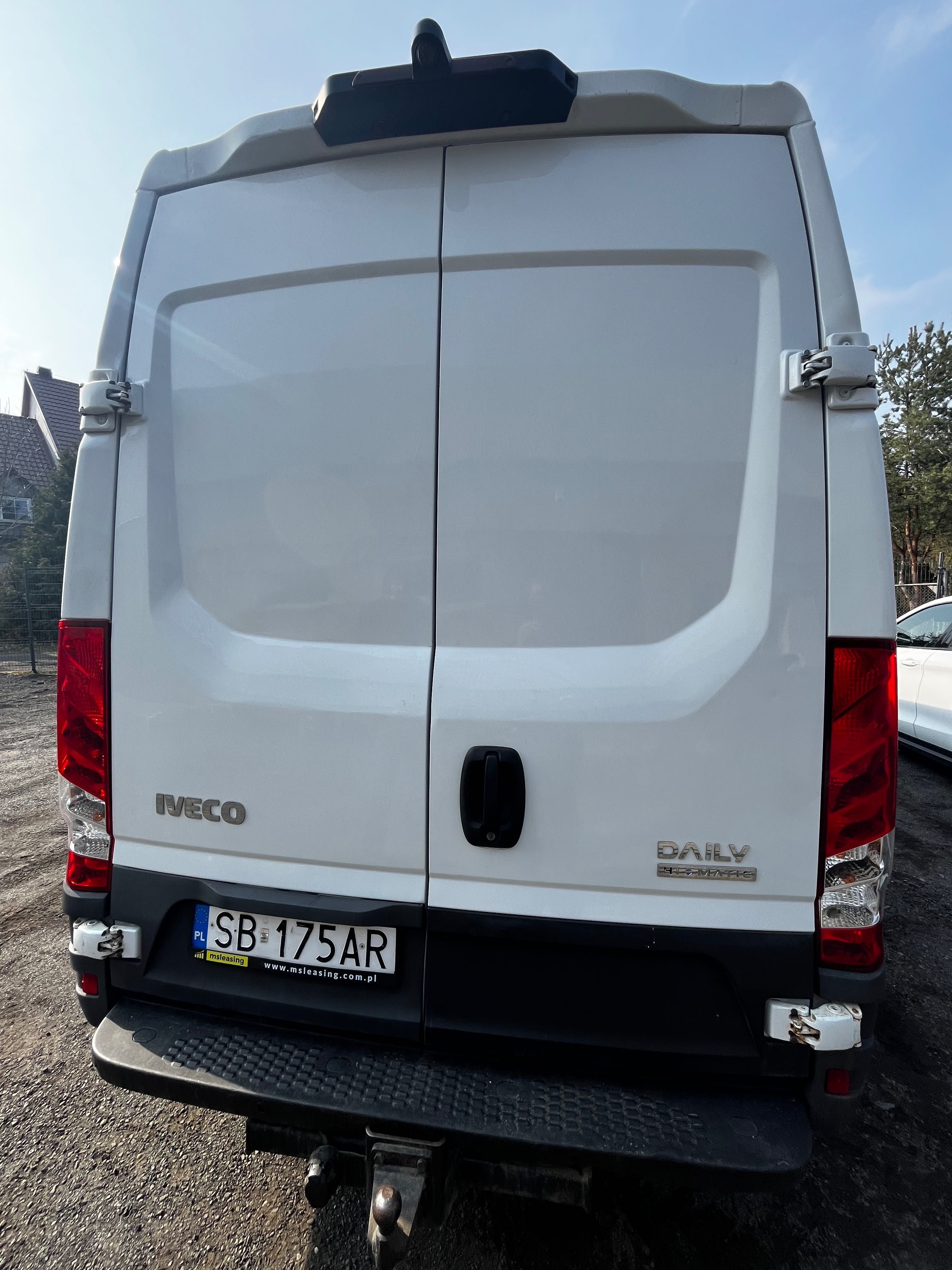 wynajem bus dostawczy blaszak brygadówka 7 osób L4H2 Iveco Daily
