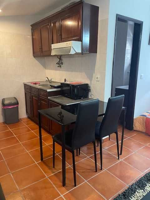 Arrenda-se ESTUDIO T0 e T1  Mobilado