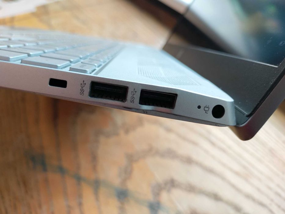 Wydajny laptop do nauki i pracy