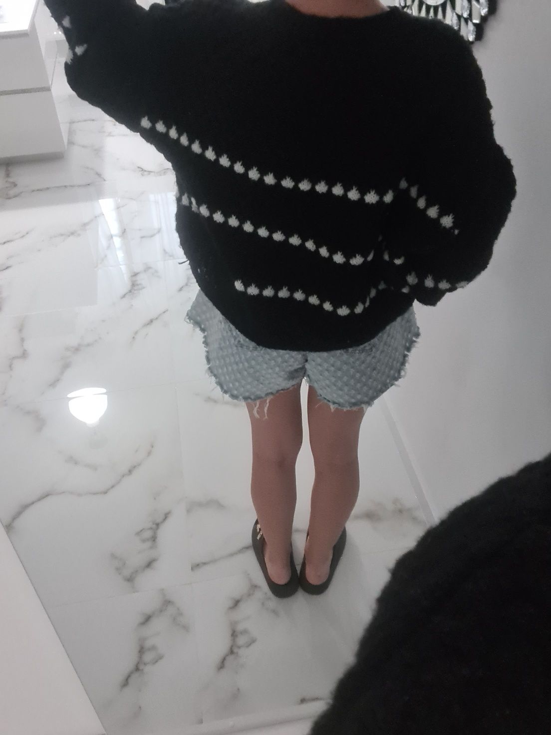 Sweter z bufiastymi rękawami rozmiar L