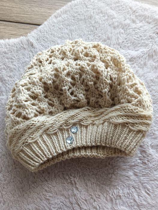 Beret modny handmade beżowy nowy