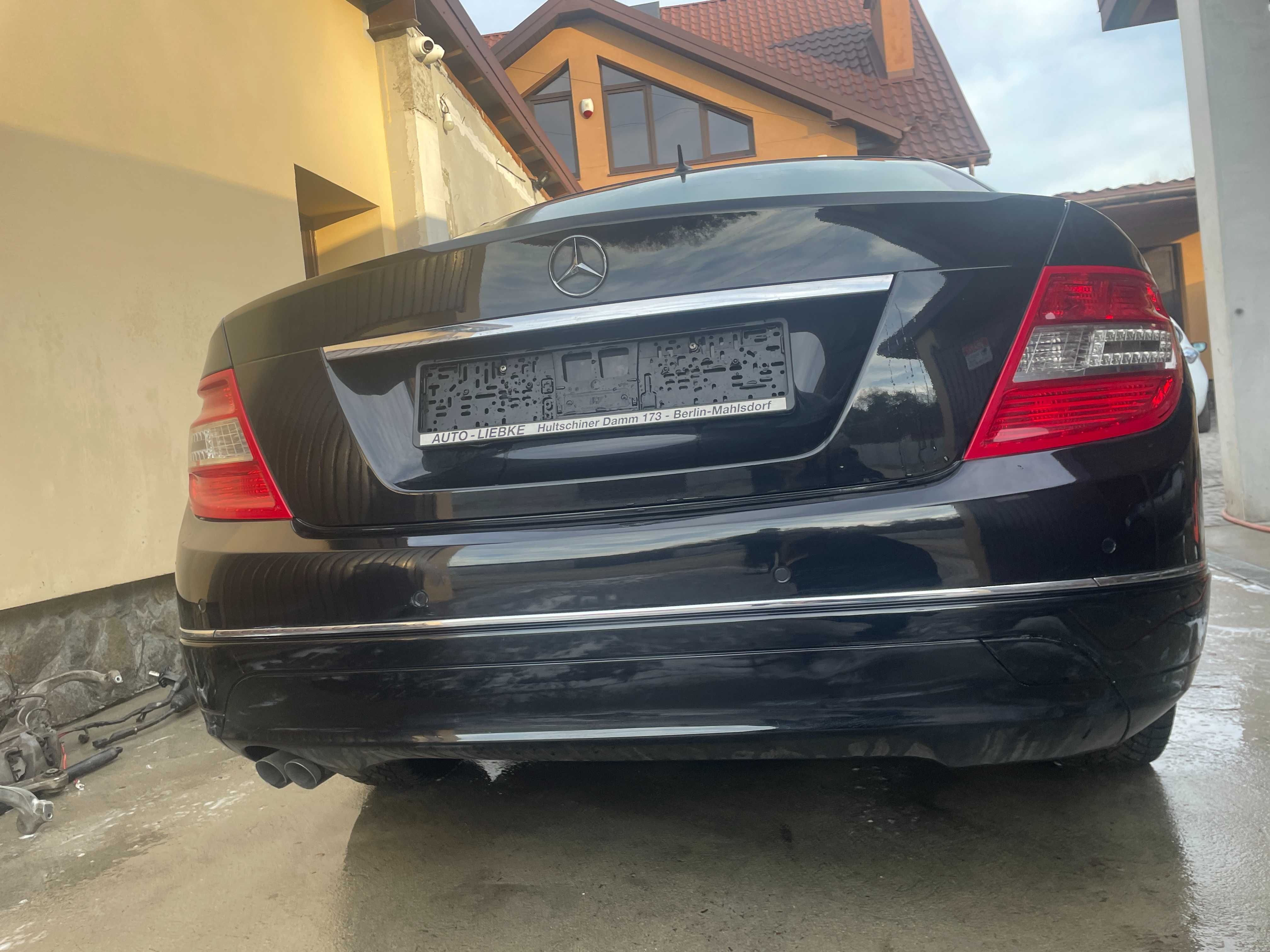 Бампер задній Mercedes W204 2007-11 седан 197-фарба