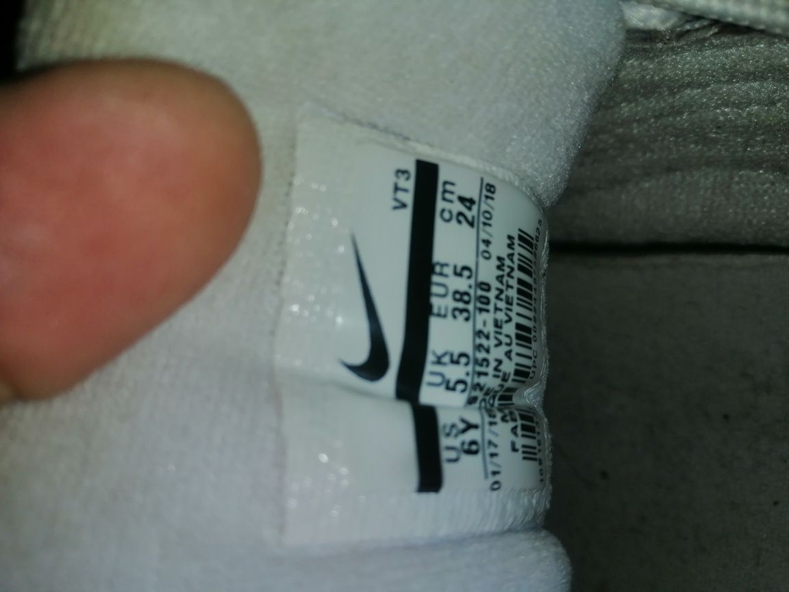 Женские кроссовки nike для удовольствия
