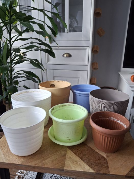 Zestaw doniczki różne