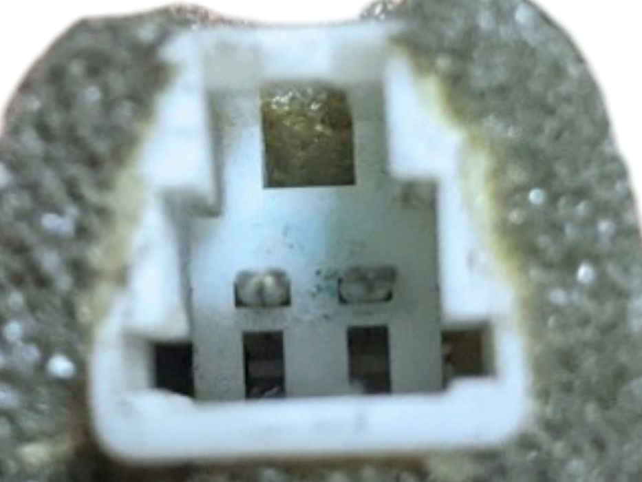 Защитный козырек левый Mitsubishi Pajero 3 1999-2006 разборка