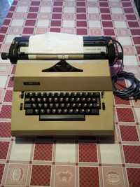 Máquina de escrever eletrica ADLER