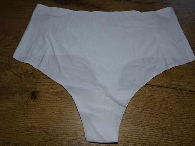 Boux Avenue stringi laserowo cięte białe 42