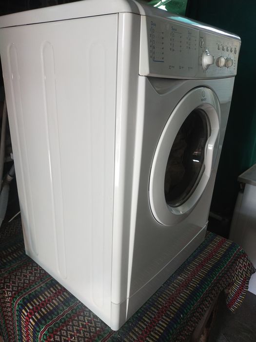 Máquina de lavar roupa Indesit 7kg A++