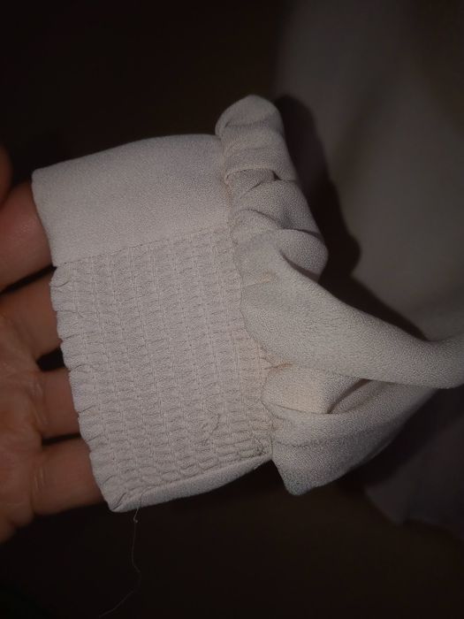 Bluzka Orsay z koronką i ozdobnymi plecami