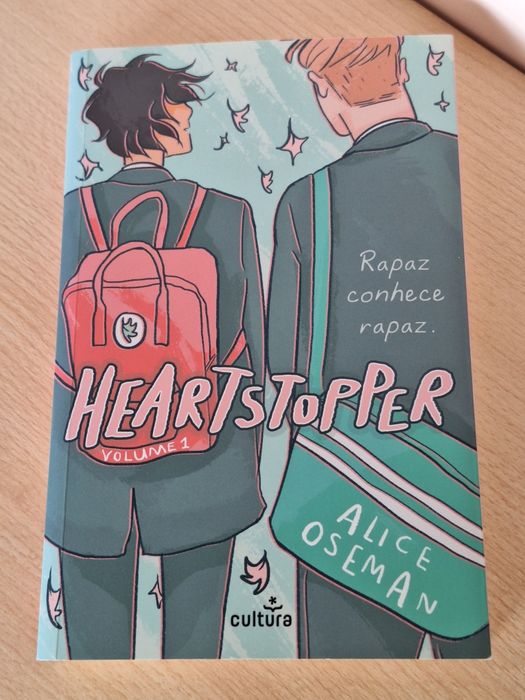 Livro "Heartstopper"