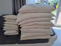 Poduszka puchowa 70×80, 100% BAWEŁNA, Puch i pierze 2,0 KG używana.