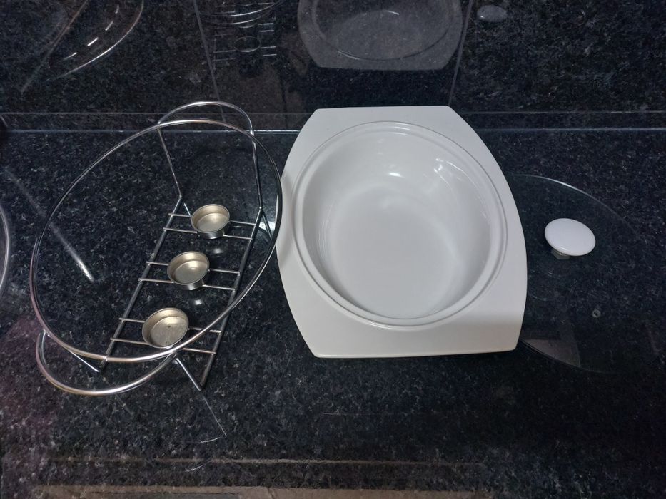 Travessa com tampa e suporte velas