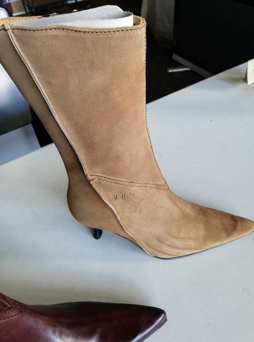 Botas de mulher novas. Liquidação. Vários números