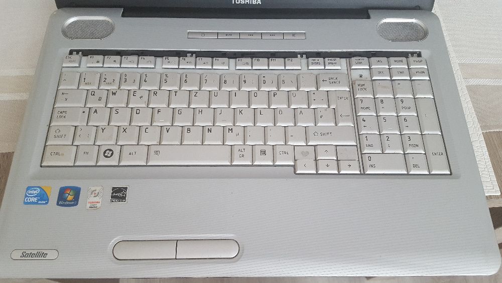 Laptop Toshiba Satellte L550