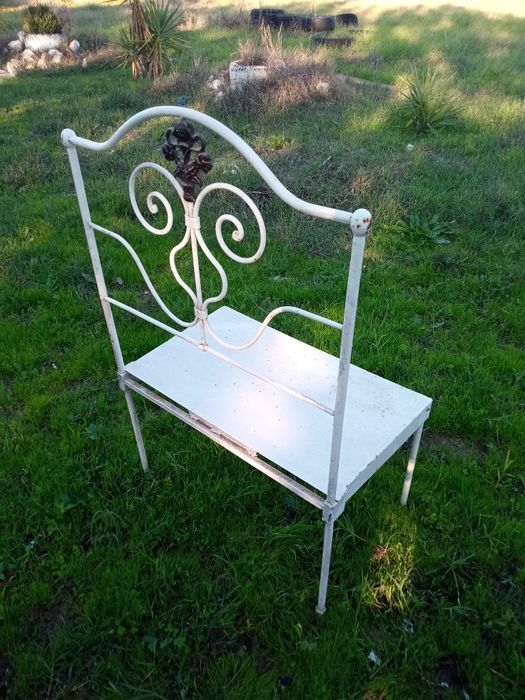 Banco de jardim artesanal