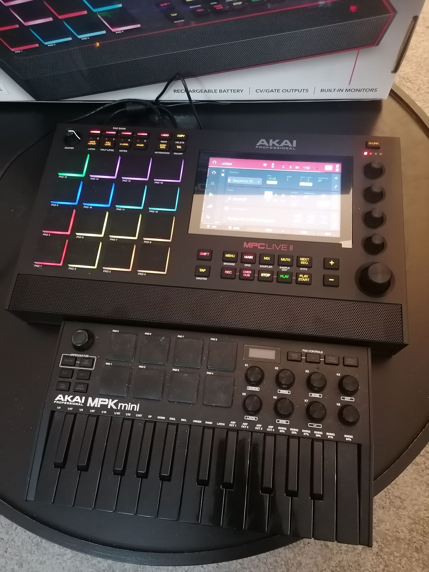 Akai Mpc live 2 semi novo