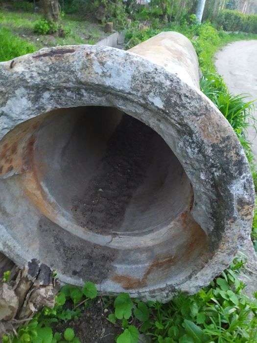 Труба залізобетонна