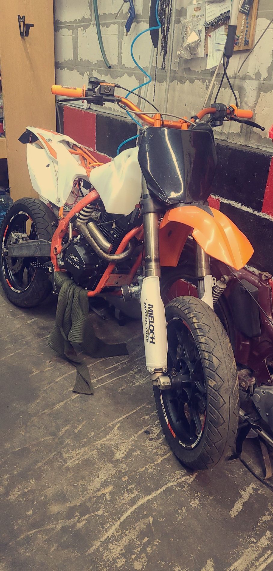 Cross 250 projekt supermoto w całości
