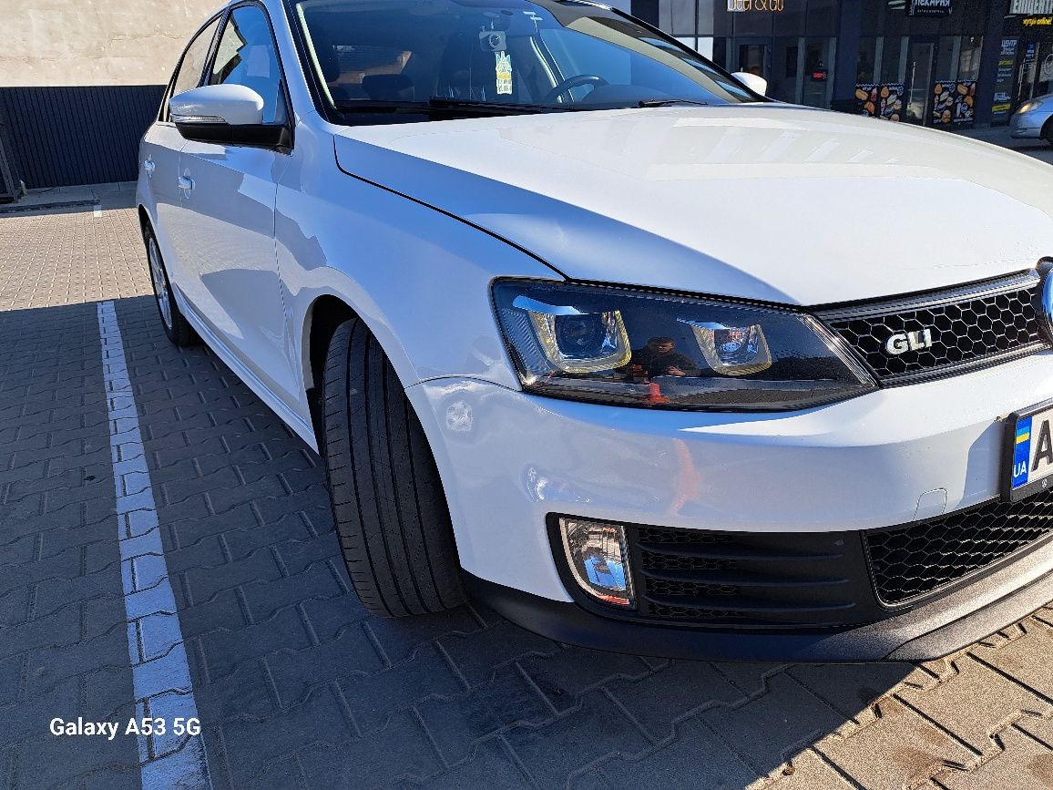 Volkswagen Jetta 6 2.0tdi  2015