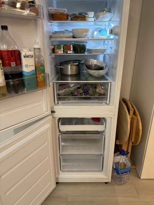 Frigorifico combinado em muito bom estado